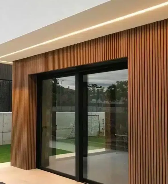 Lambrin listonado de madera para exterior